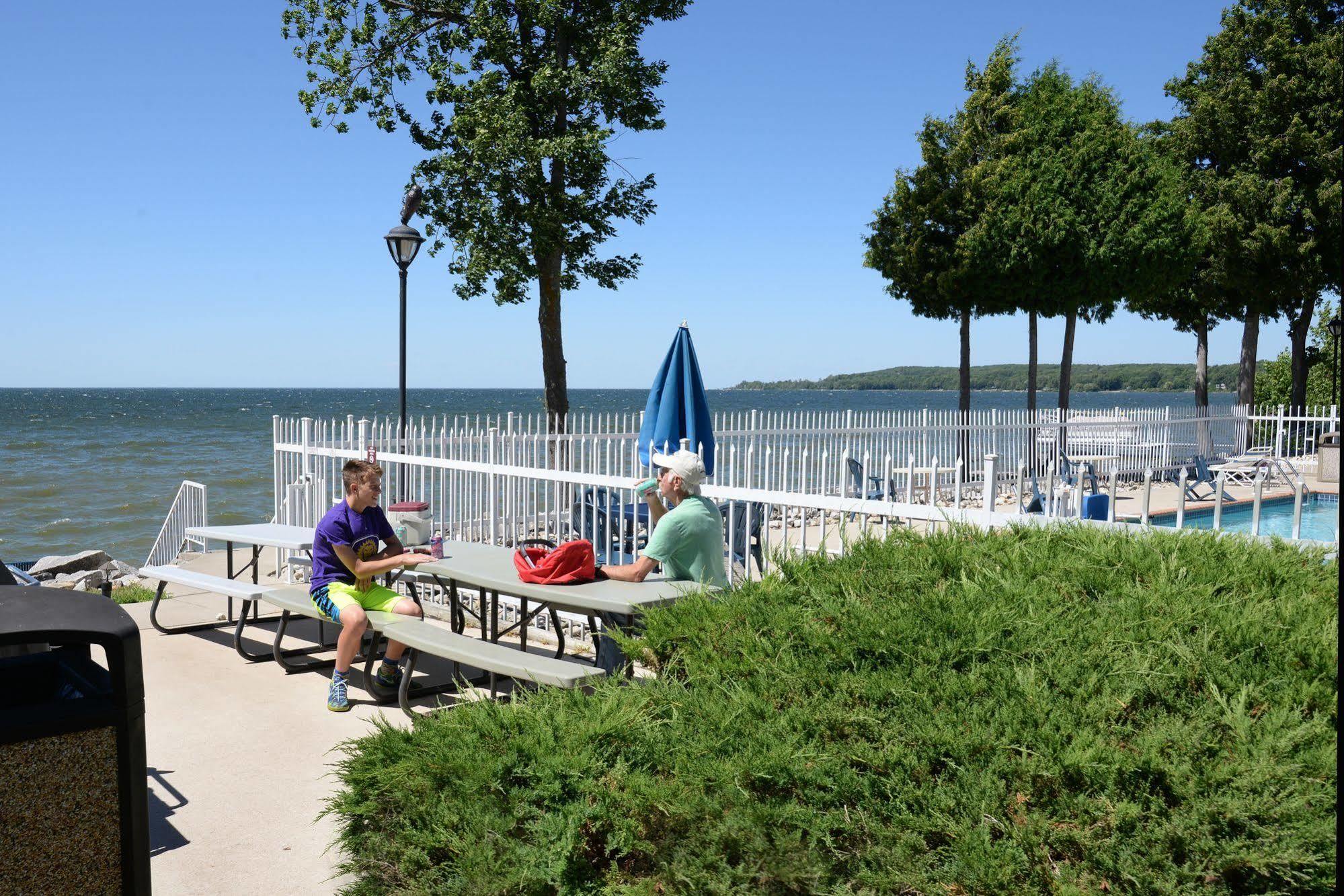 Westwood Shores Waterfront Resort Sturgeon Bay Dış mekan fotoğraf